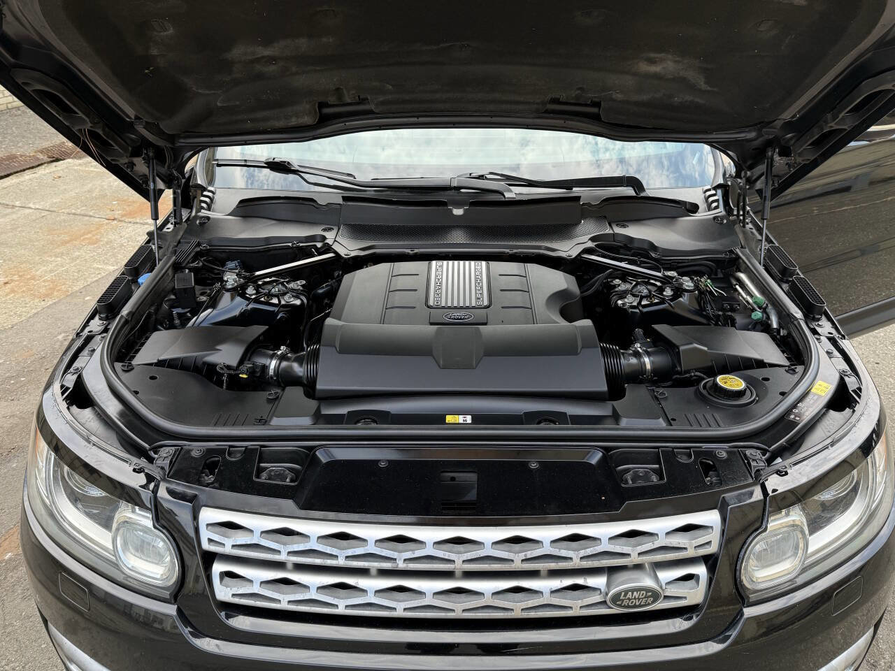 Used 2015 Land Rover Range Rover Sport HSE image 28