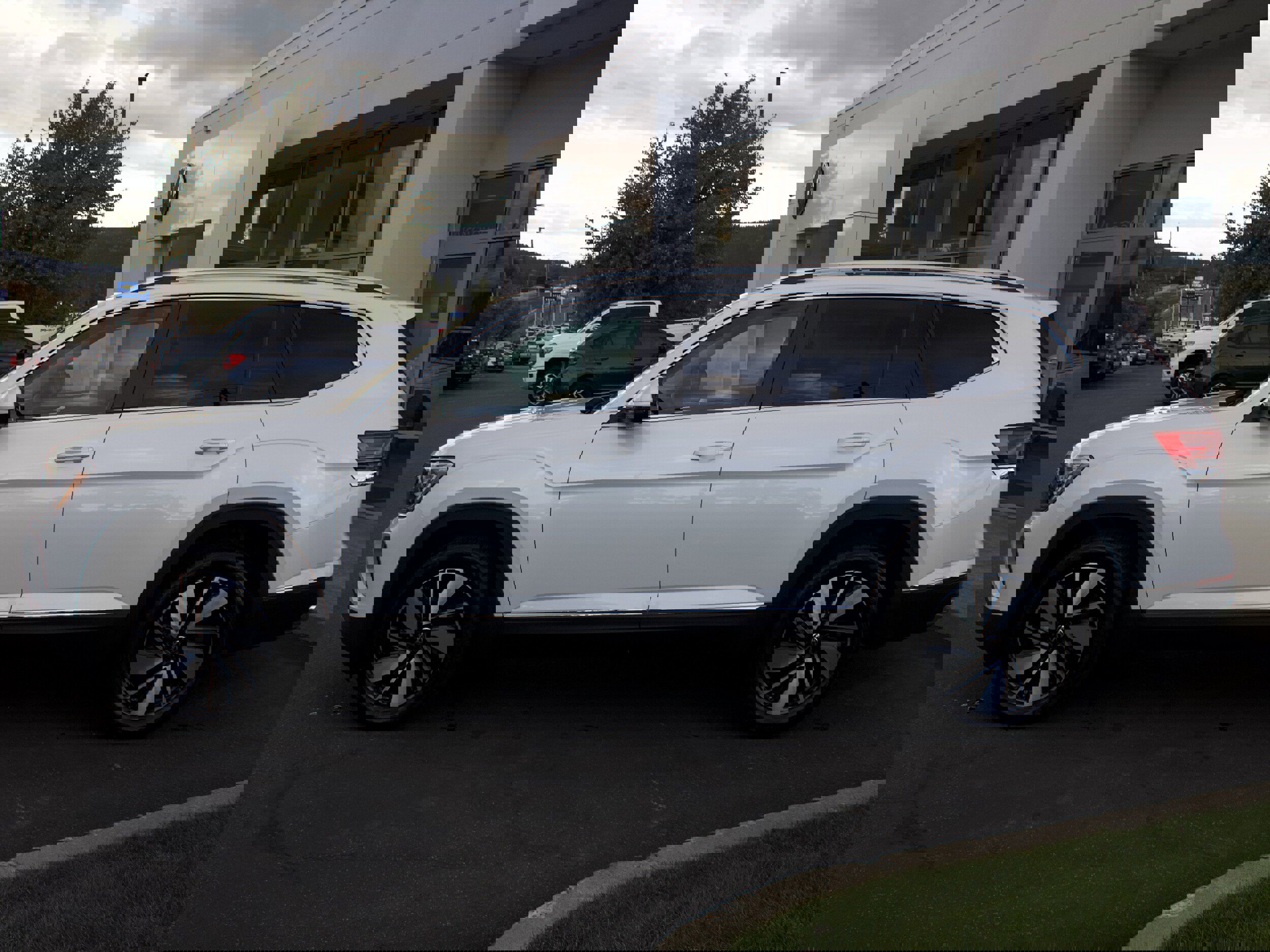 New 2025 Volkswagen Atlas SEL image 8