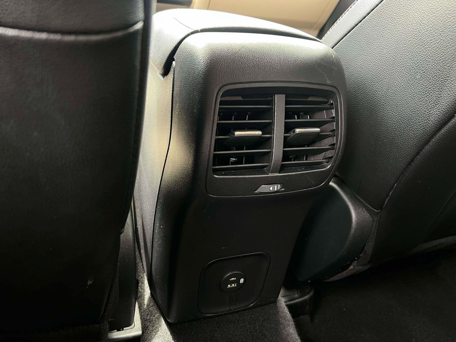 Used 2020 Ford Escape Titanium AWD/4WD image 28