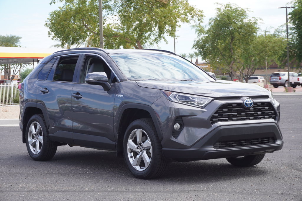 Used 2021 Toyota RAV4 XLE Premium AWD/4WD image 5