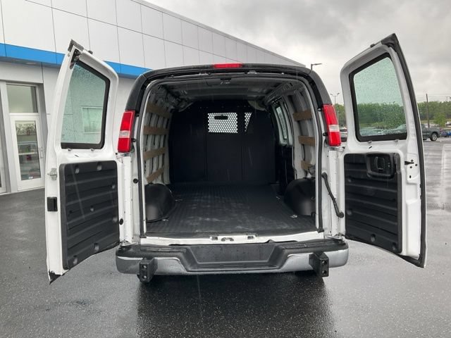 Used 2024 Chevrolet Express 2500 w/ Driver Convenience Package RWD image 16