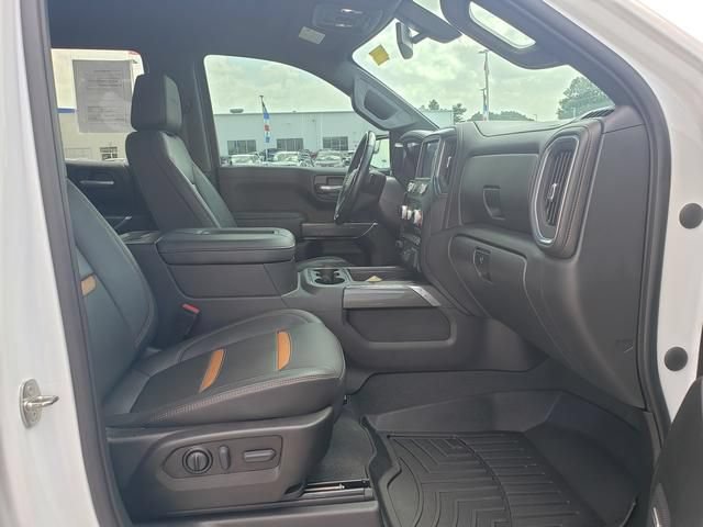 Used 2022 GMC Sierra 1500 AT4 w/ AT4 Preferred Package AWD/4WD image 17