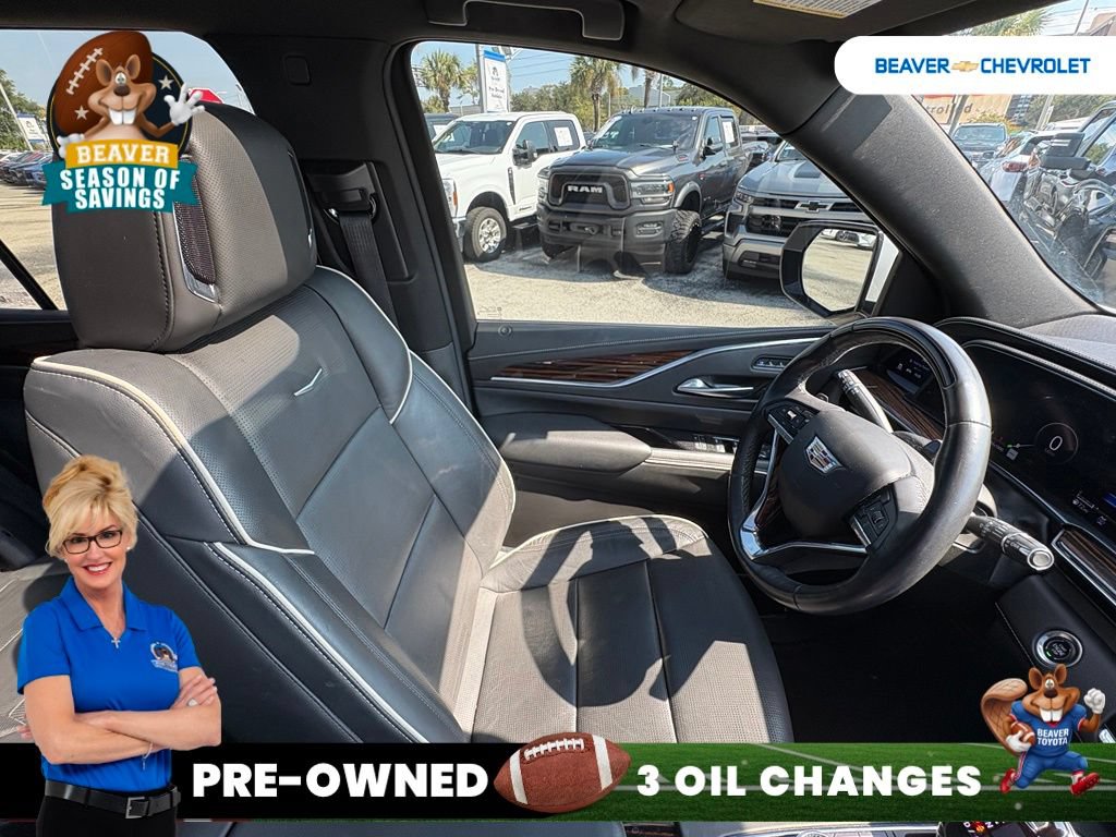Used 2023 Cadillac Escalade Premium Luxury AWD/4WD image 22