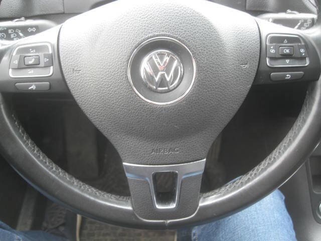 Used 2016 Volkswagen Tiguan S image 27