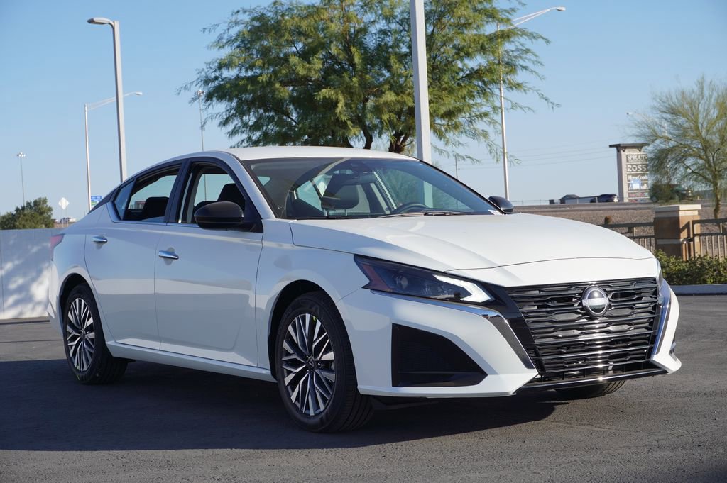 Certified 2025 Nissan Altima 2.5 SV image 4