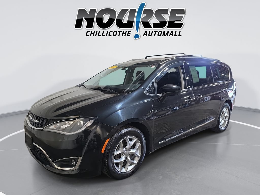 Used 2018 Chrysler Pacifica Touring-L w/ Tire & Wheel Group