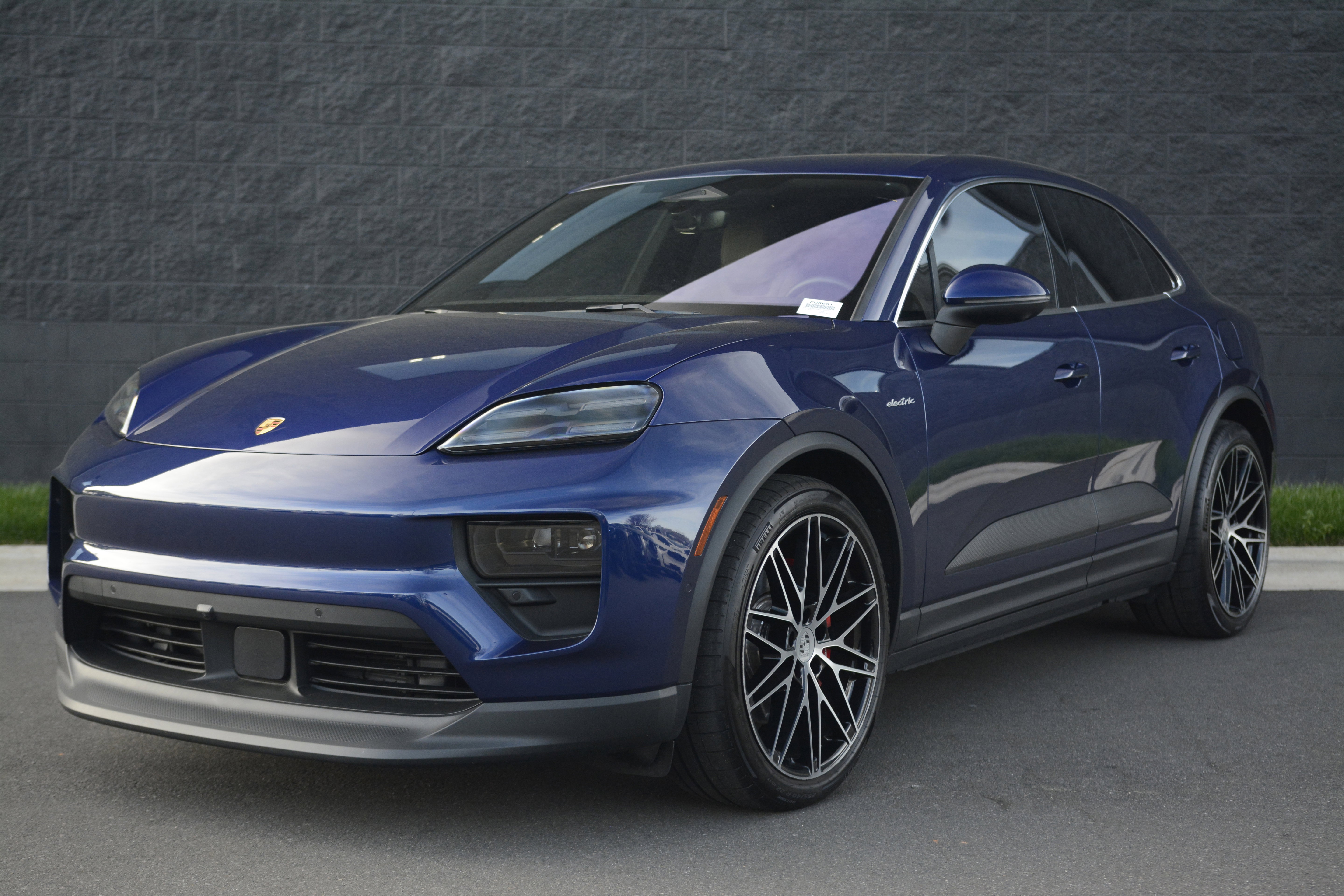 Certified 2025 Porsche Macan 4S Electric image 1