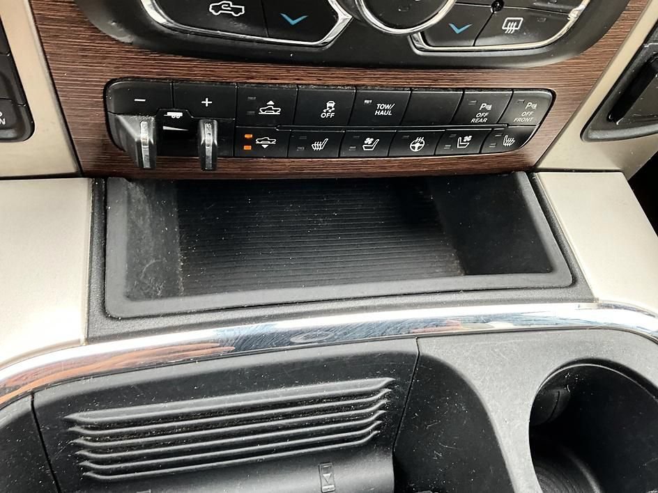 Used 2017 RAM 1500 Laramie w/ Convenience Group AWD/4WD image 25