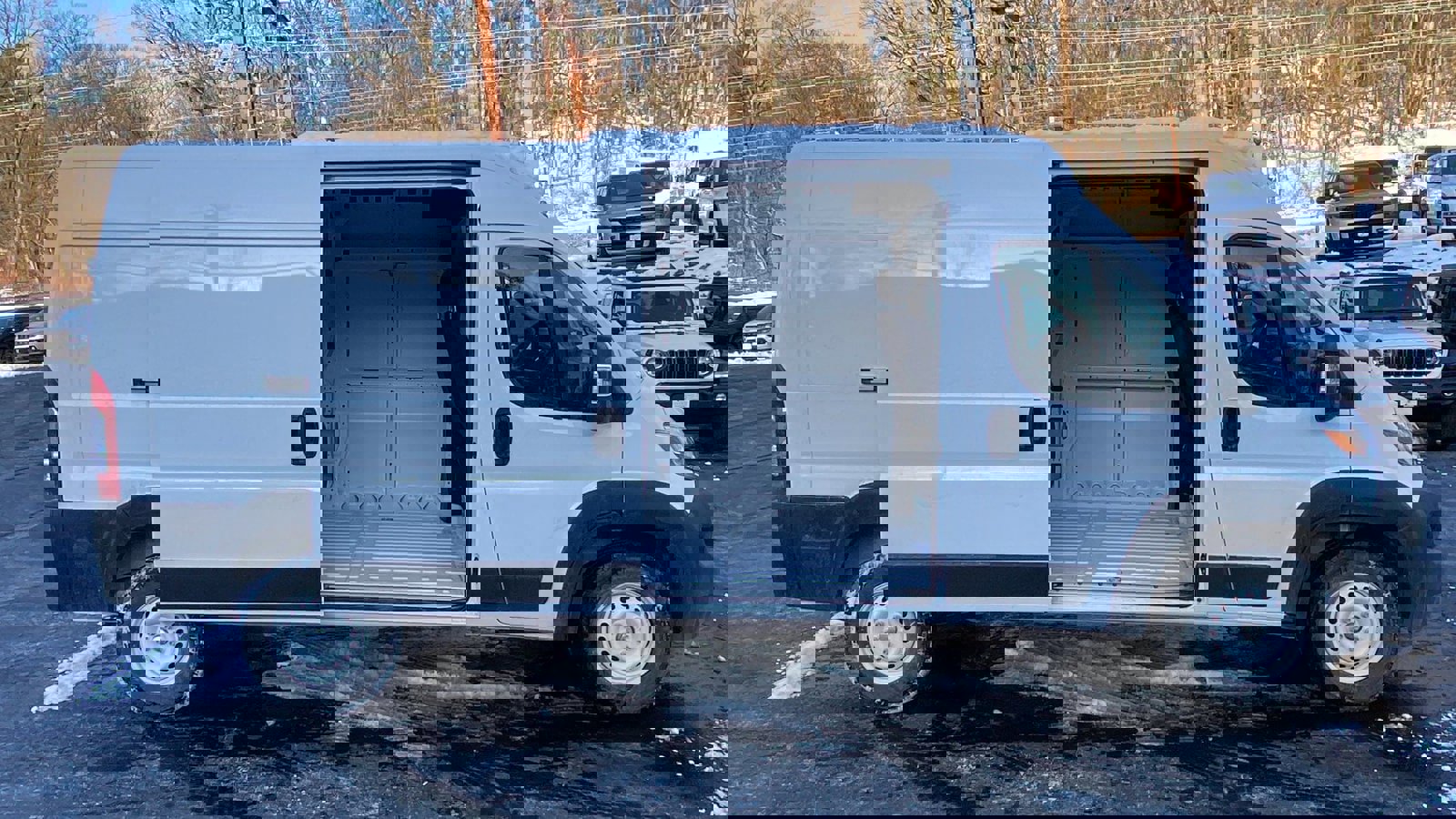 Used 2025 RAM ProMaster 2500 w/ Storage Group image 23