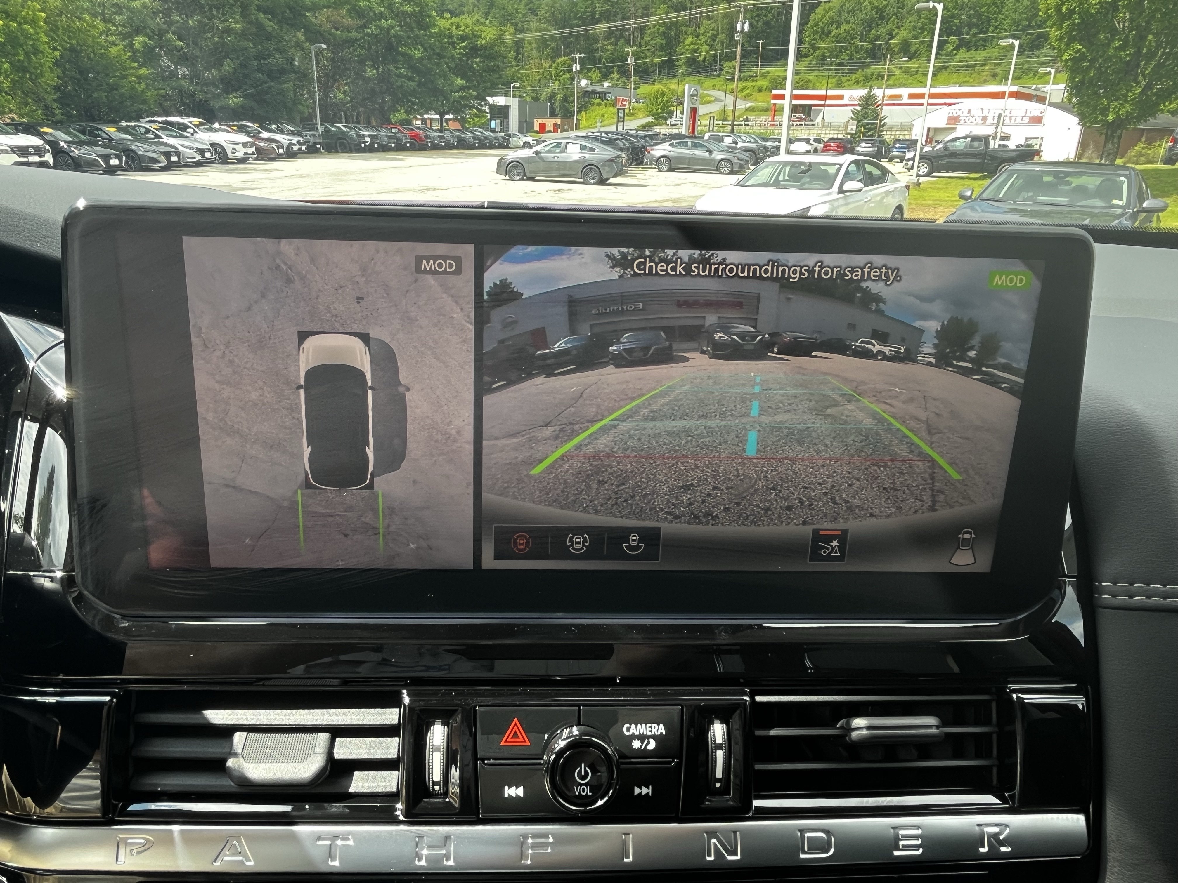 New 2026 Nissan Pathfinder Platinum w/ Accent Package AWD/4WD image 23