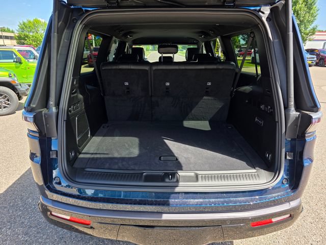 New 2026 Jeep Grand Wagoneer L 4WD w/ HD Trailer Tow Package image 13