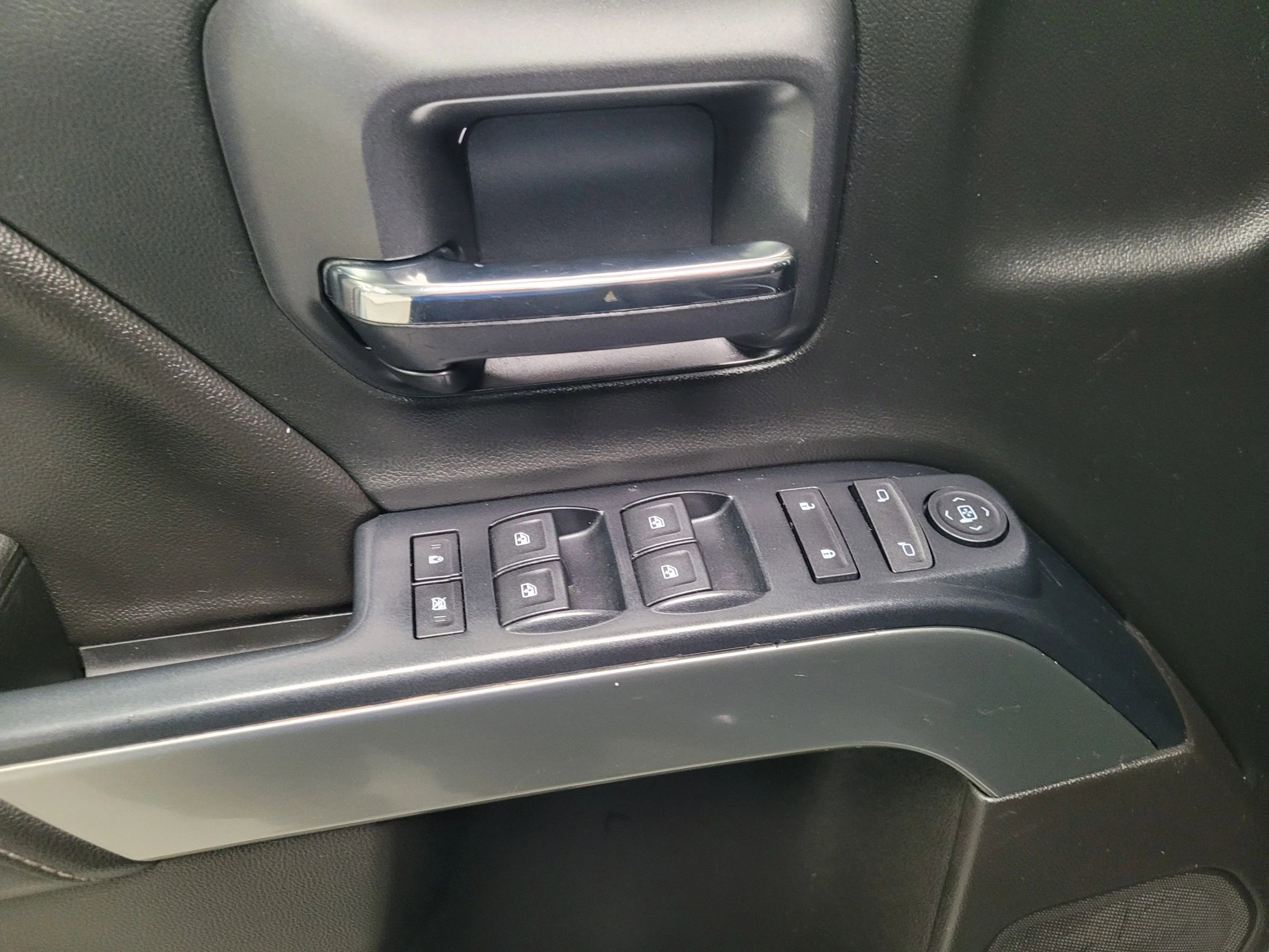 Used 2018 Chevrolet Silverado 1500 LT image 16