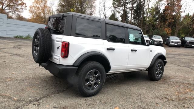 Used 2024 Ford Bronco Big Bend AWD/4WD image 3