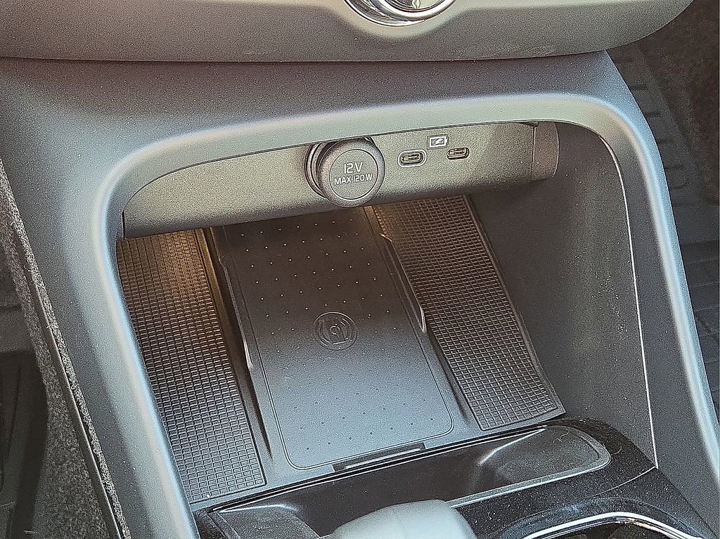 New 2026 Volvo XC40 B5 Ultra w/ Protection Package Premier AWD/4WD image 30