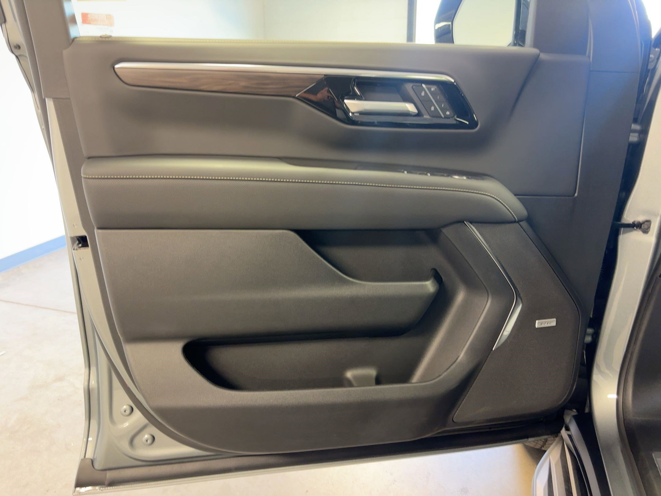 New 2026 Chevrolet Suburban Premier w/ Sun And Tow Package image 20