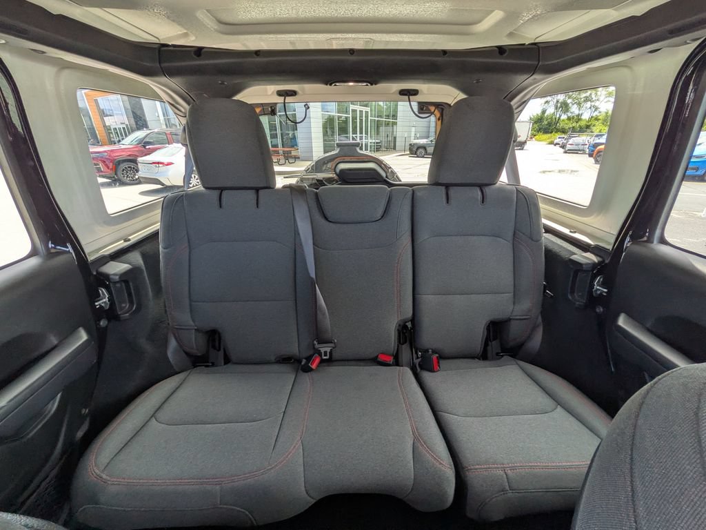 Used 2024 Jeep Wrangler Unlimited Rubicon AWD/4WD image 20