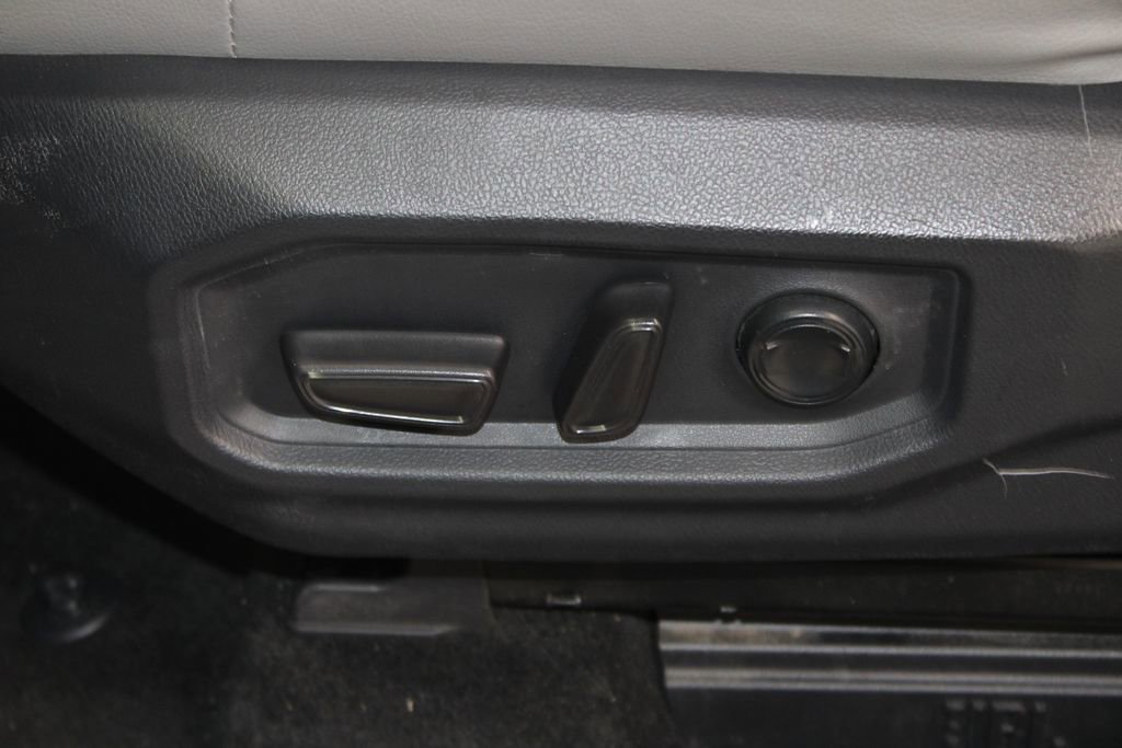 Used 2024 Toyota Tundra Limited AWD/4WD image 17