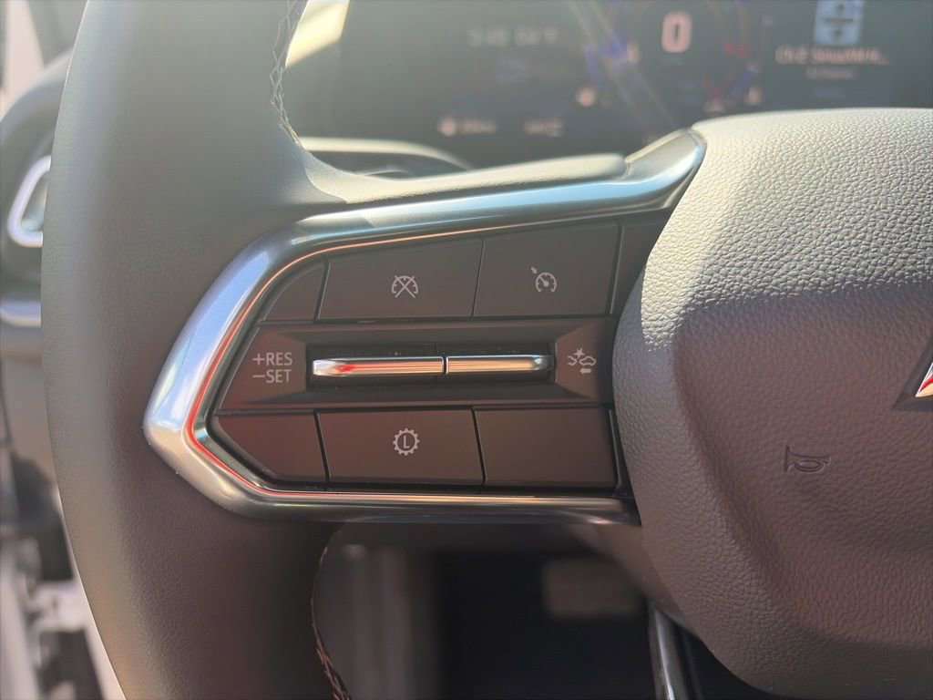 Used 2026 Chevrolet Traverse LT image 27