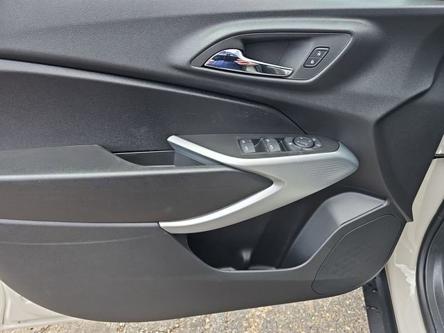New 2026 Chevrolet Trax RS w/ Sunroof Package image 19