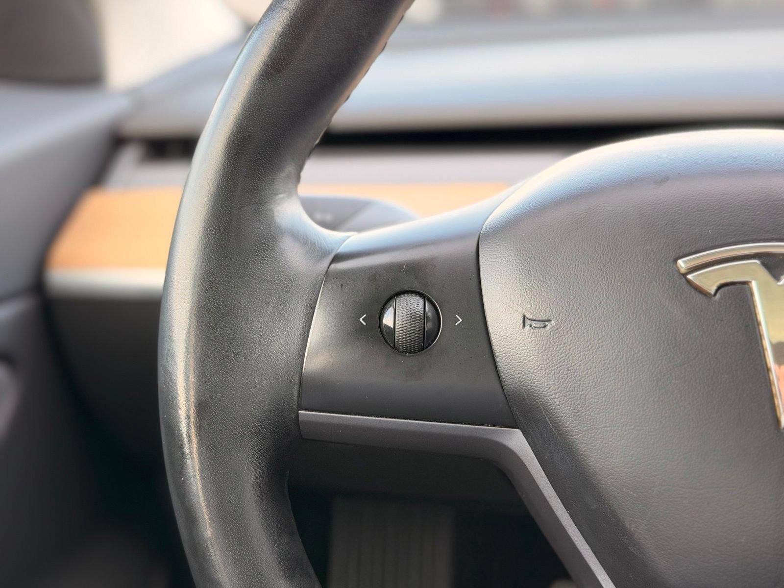 Used 2018 Tesla Model 3 Mid Range RWD image 28