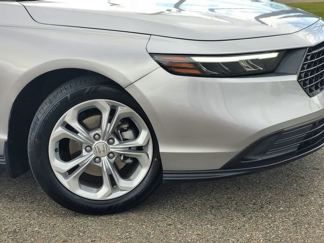 Used 2023 Honda Accord LX image 9