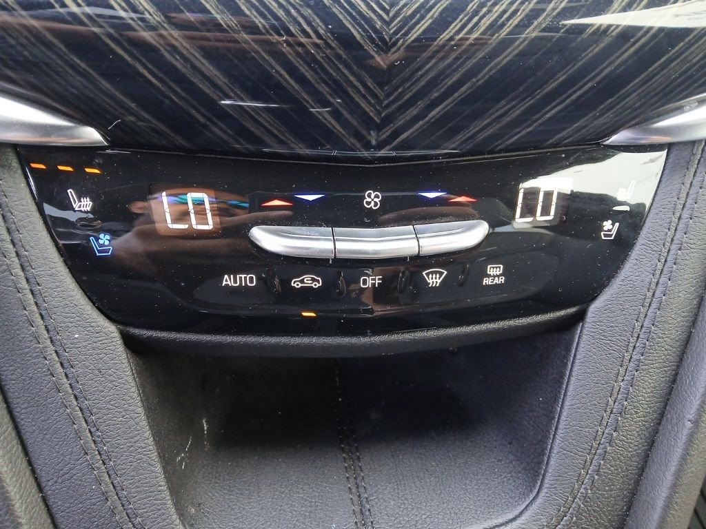 Certified 2024 Cadillac XT6 Premium Luxury image 9