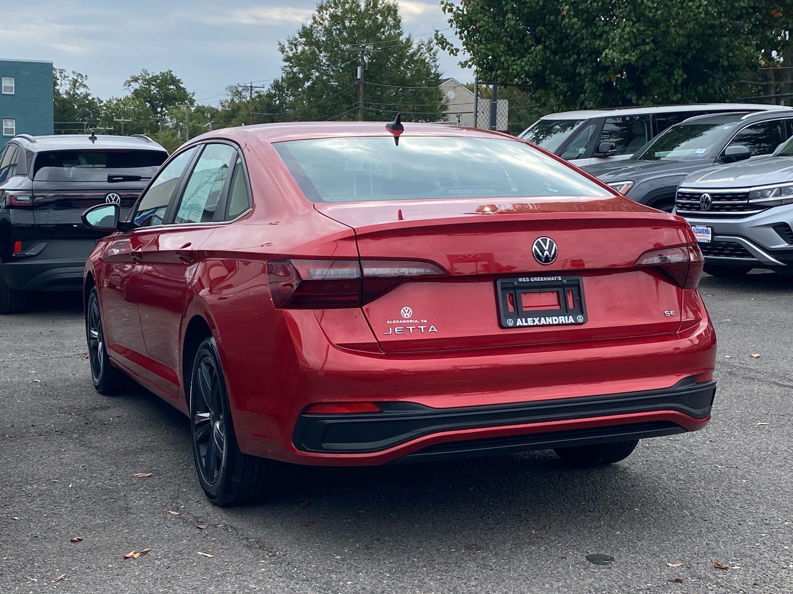 Certified 2022 Volkswagen Jetta SE w/ Panoramic Sunroof Package FWD image 5