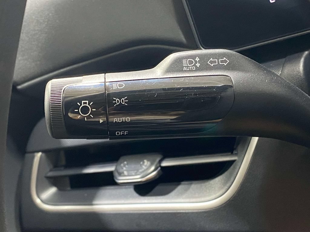 New 2026 Kia K4 FWD image 25