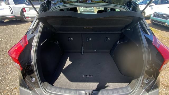 Used 2018 Nissan Kicks SR FWD image 10