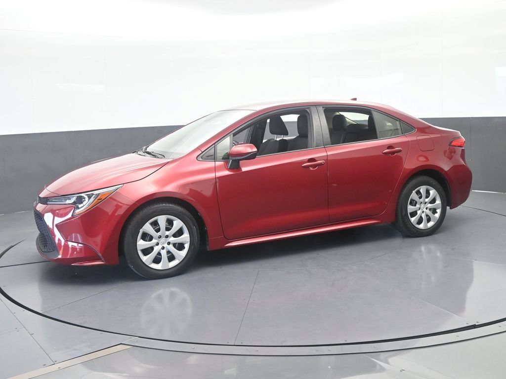 Used 2022 Toyota Corolla LE FWD image 2