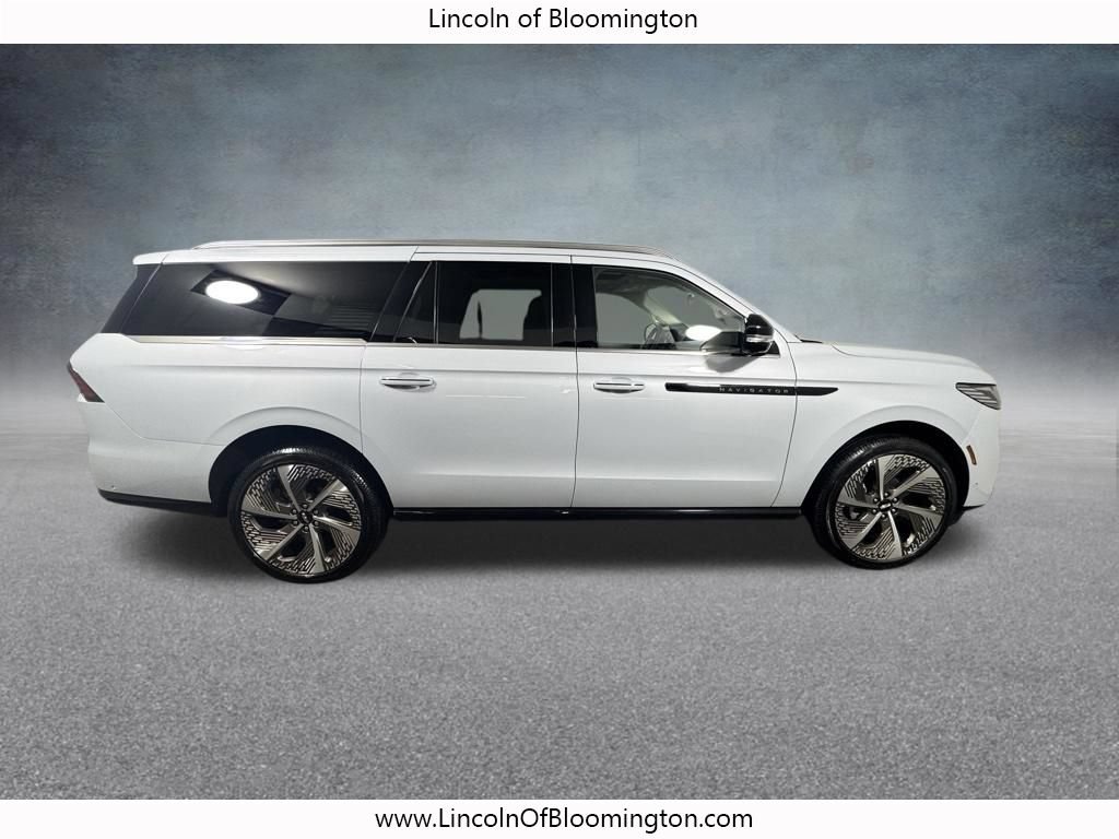 Certified 2025 Lincoln Navigator L Black Label AWD/4WD image 9