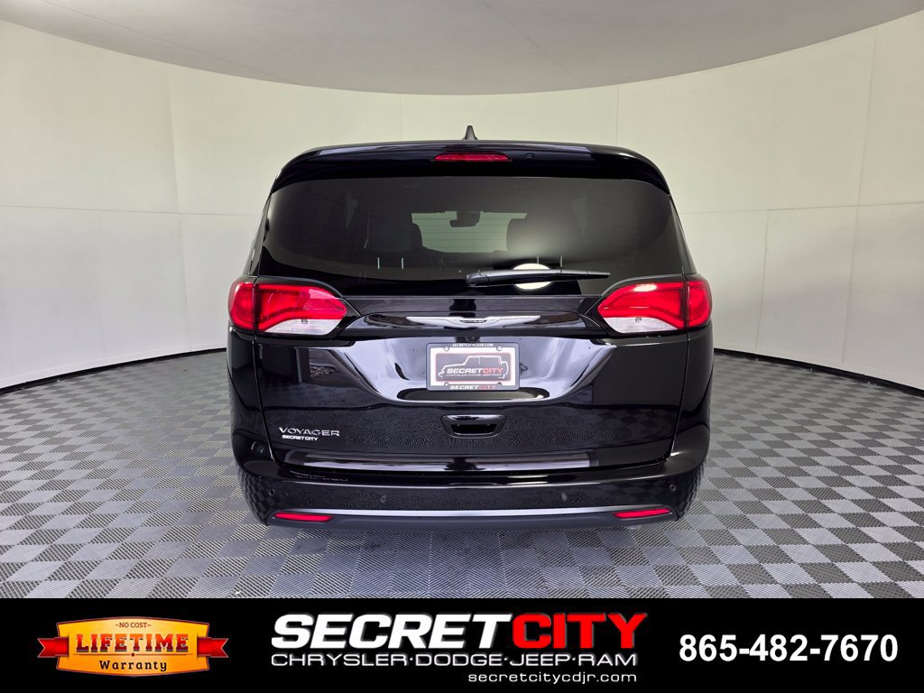 New 2026 Chrysler Voyager LX FWD image 7