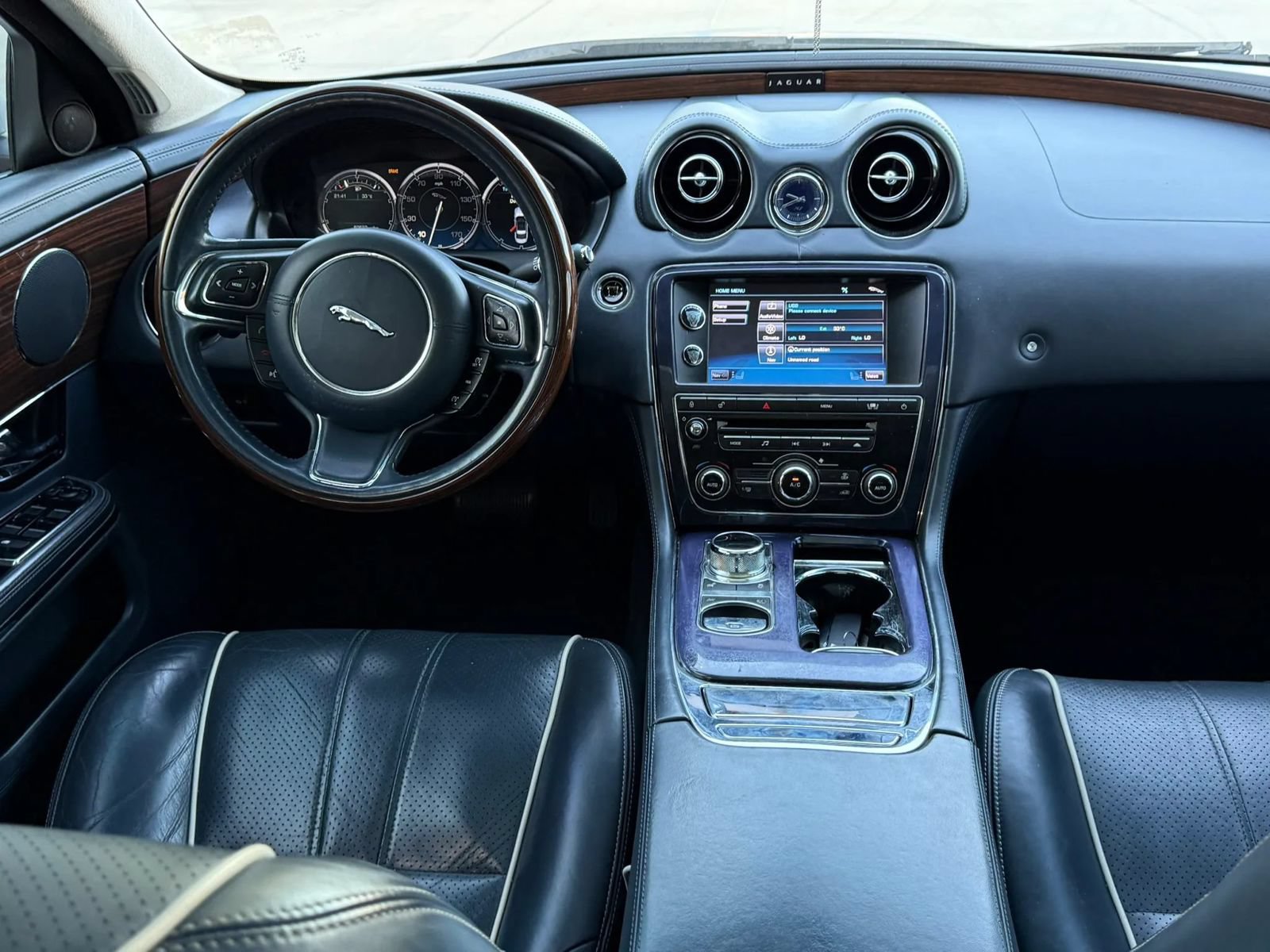Used 2011 Jaguar XJ L RWD image 13