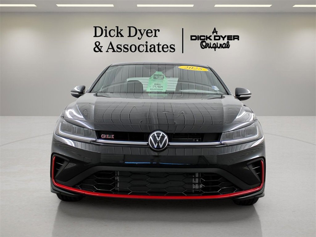 Used 2025 Volkswagen Jetta GLI Autobahn image 8