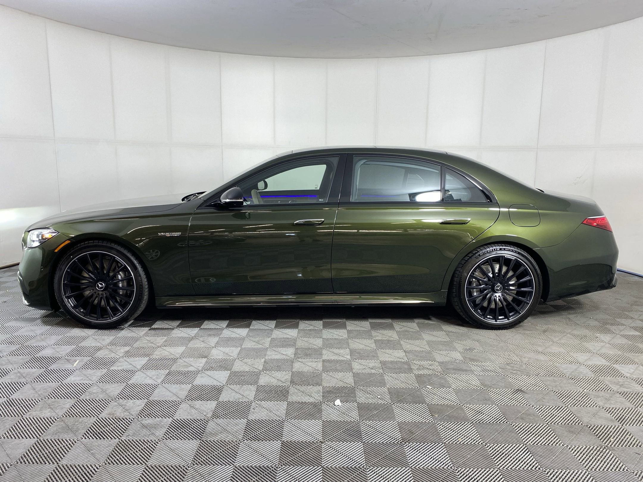 New 2025 Mercedes-Benz S 63 AMG S image 2