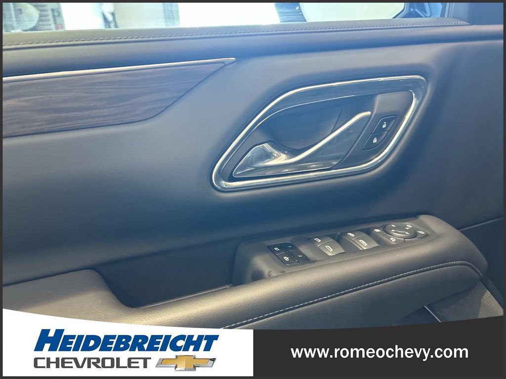 Used 2022 Chevrolet Tahoe LT w/ LT Signature Plus Package AWD/4WD image 11