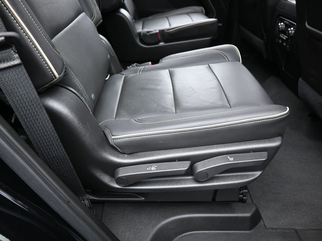 Used 2021 GMC Yukon SLT w/ SLT Luxury Plus Package image 46