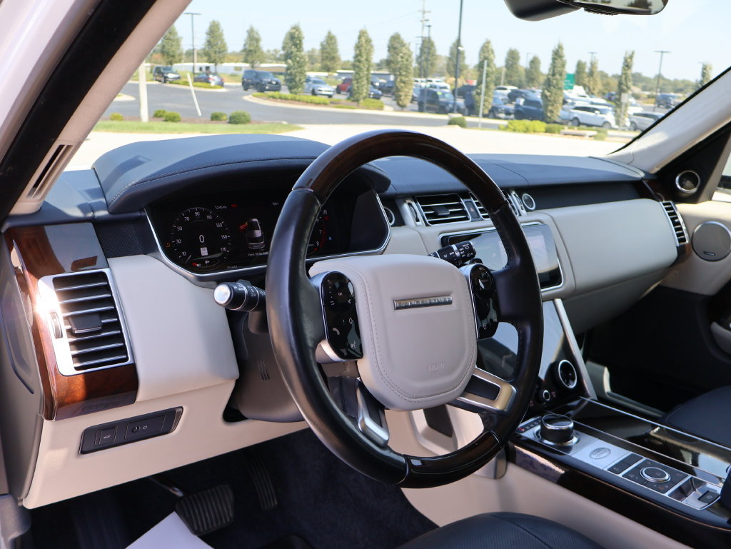 Used 2019 Land Rover Range Rover Long Wheelbase Supercharged AWD/4WD image 18