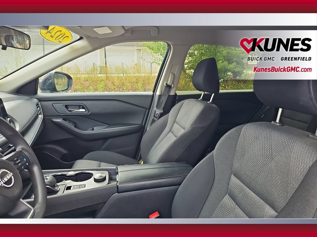 Used 2024 Nissan Rogue SV AWD/4WD image 28