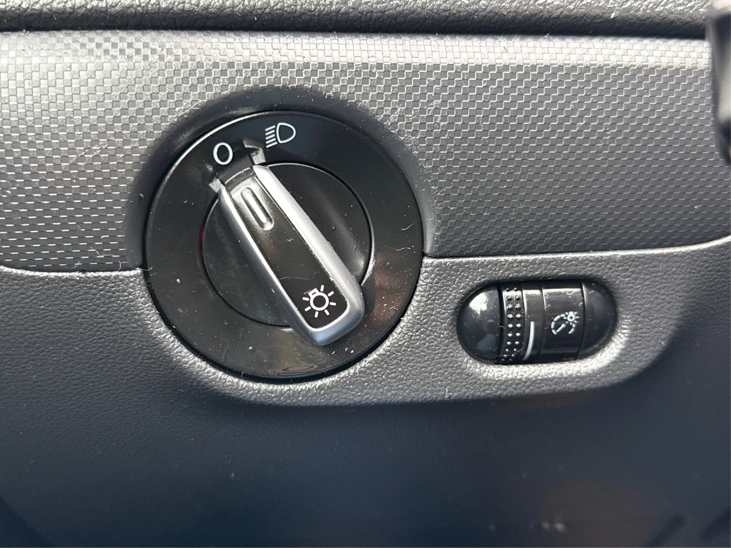 Used 2014 Volkswagen Jetta SE FWD image 18