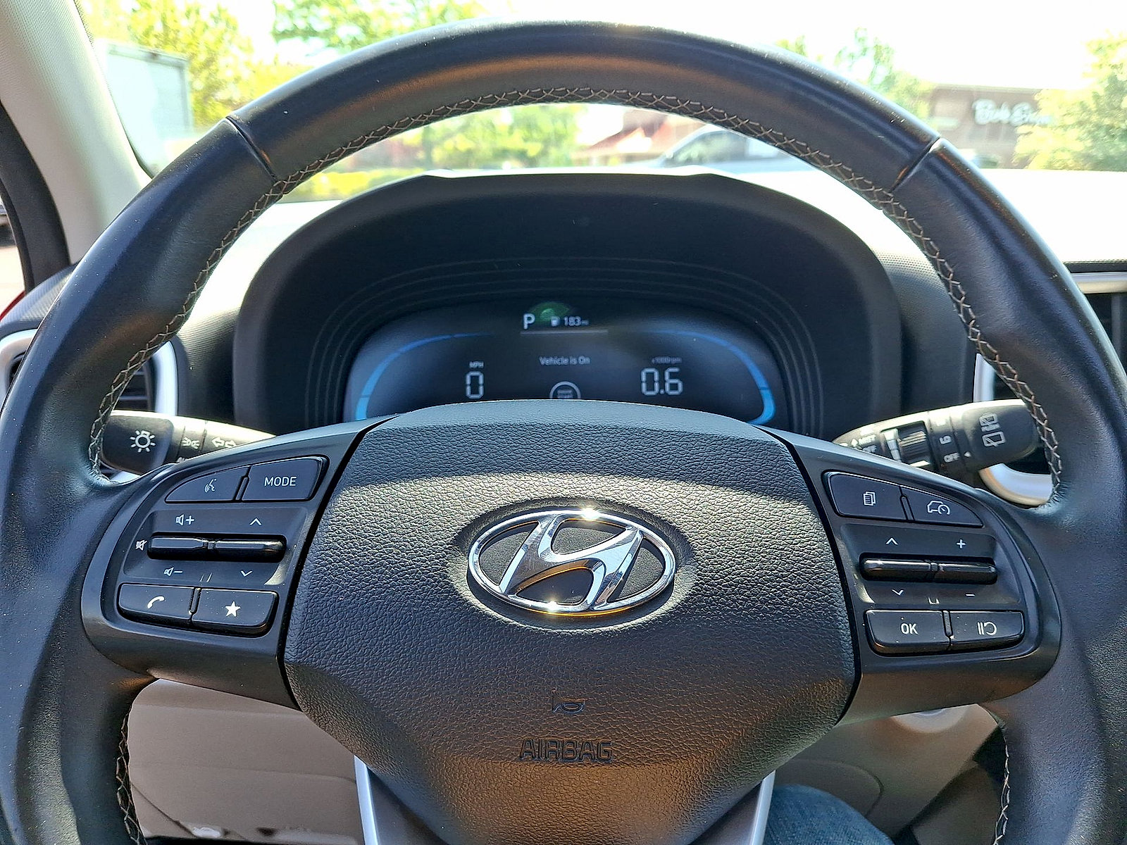 Used 2024 Hyundai Venue SEL FWD image 16
