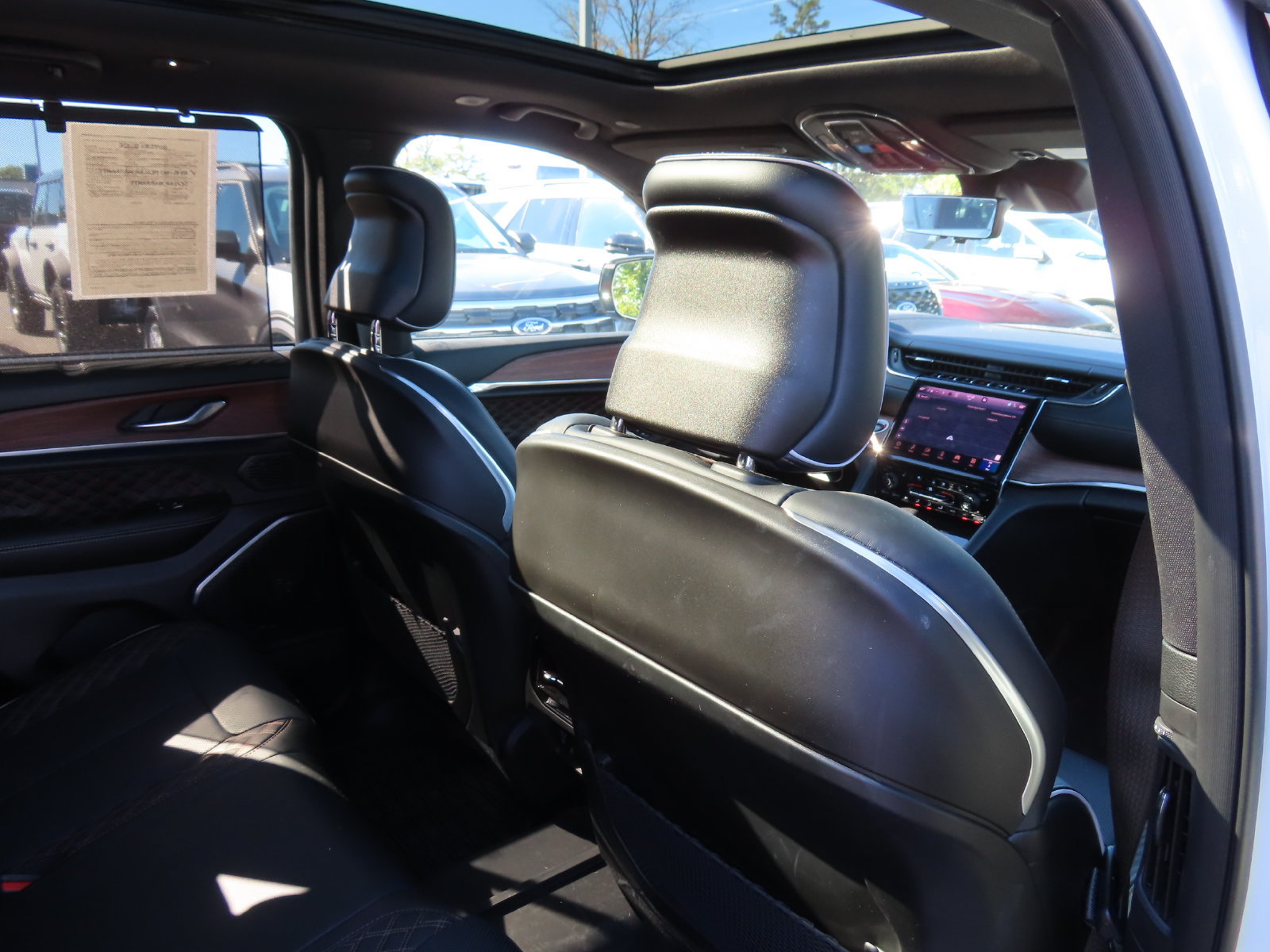 Used 2025 Jeep Grand Cherokee Summit w/ Adv Protech Group IV AWD/4WD image 36