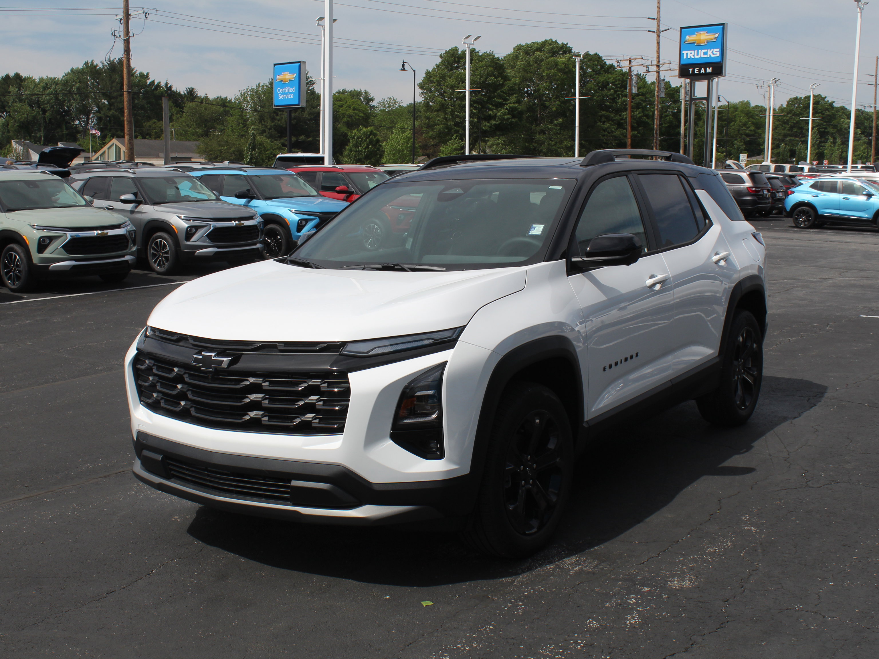 New 2026 Chevrolet Equinox LT w/ Midnight Edition FWD image 7