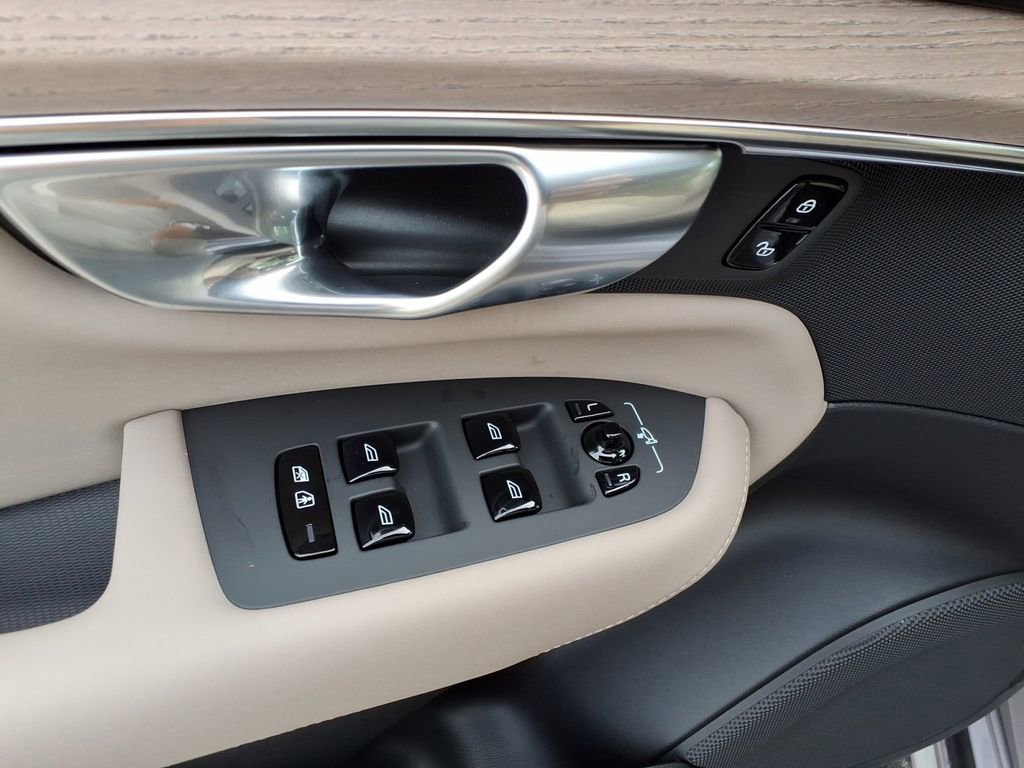 New 2026 Volvo XC90 B6 Plus w/ Protection Package Premier image 11