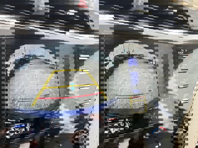 Used 2018 Toyota Camry XLE image 15