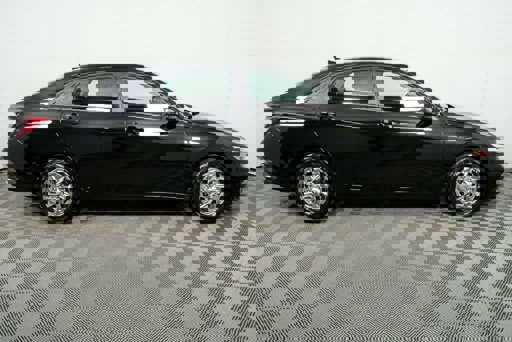 New 2026 Hyundai Elantra SE image 5