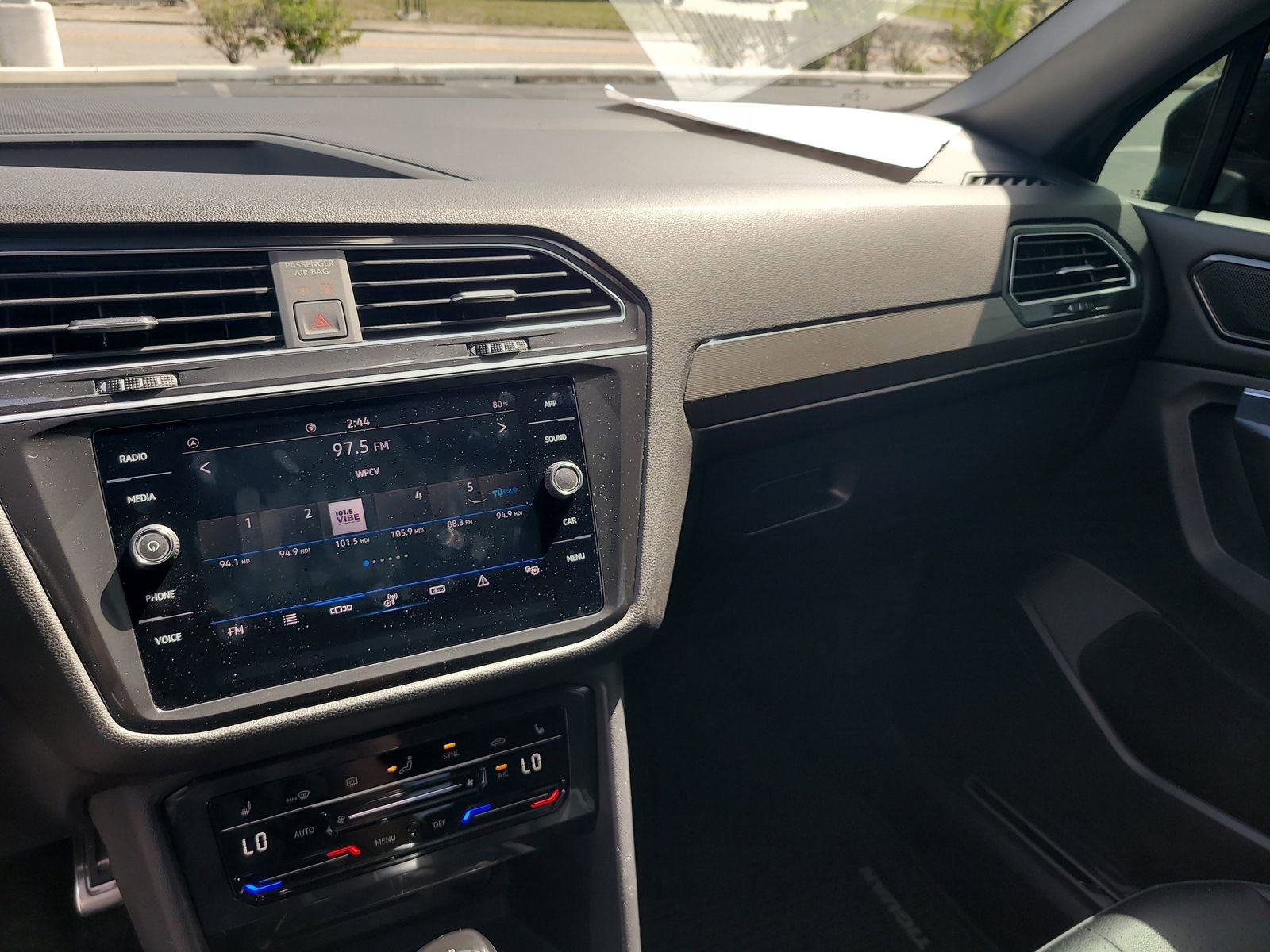 Used 2024 Volkswagen Tiguan SE R-Line image 19