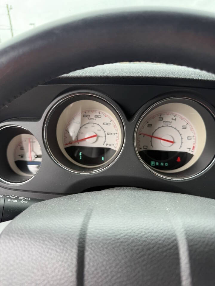 Used 2013 Dodge Challenger SXT RWD image 10
