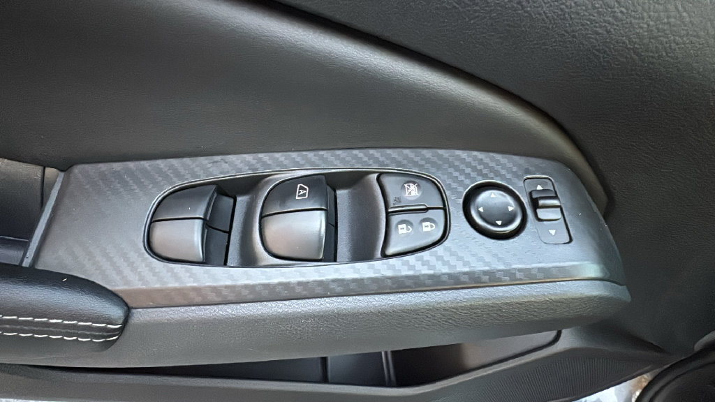 Used 2025 Nissan Altima 2.5 SV FWD image 17