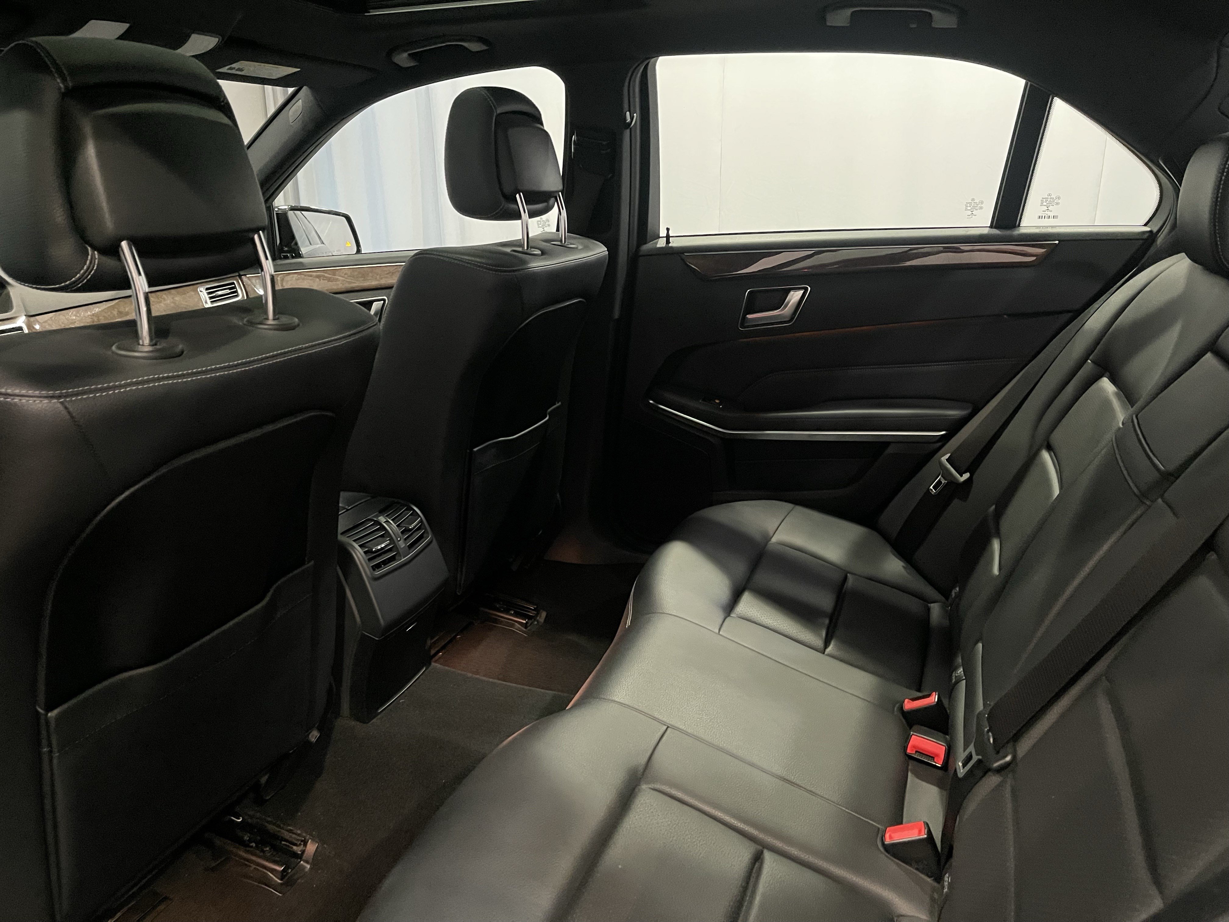 Used 2015 Mercedes-Benz E 350 4MATIC Sedan image 23